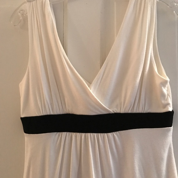 White with black band, WHBM top - Picture 2 of 3